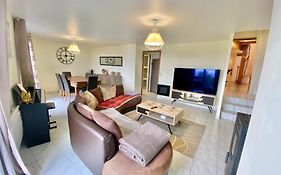 Agreable Maison De Ville Dans Petit Village Auvergnat